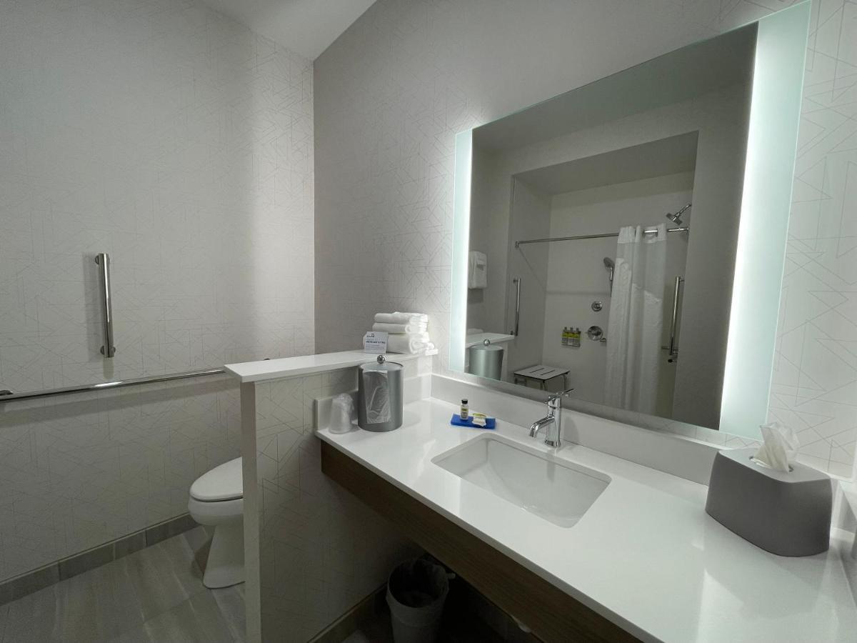 Holiday Inn Express & Suites - Ft. Smith - Airport By Ihg Fort Smith Dış mekan fotoğraf