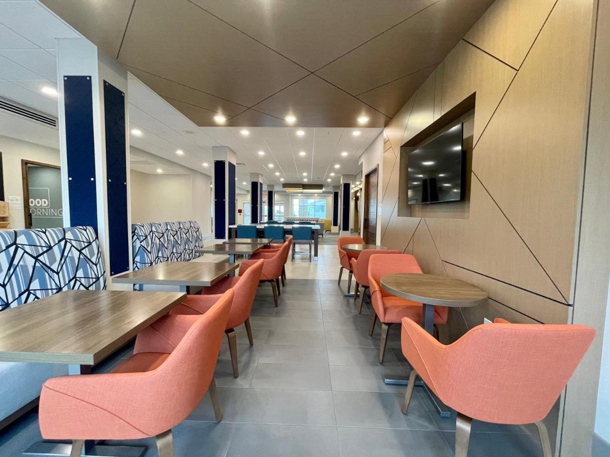 Holiday Inn Express & Suites - Ft. Smith - Airport By Ihg Fort Smith Dış mekan fotoğraf