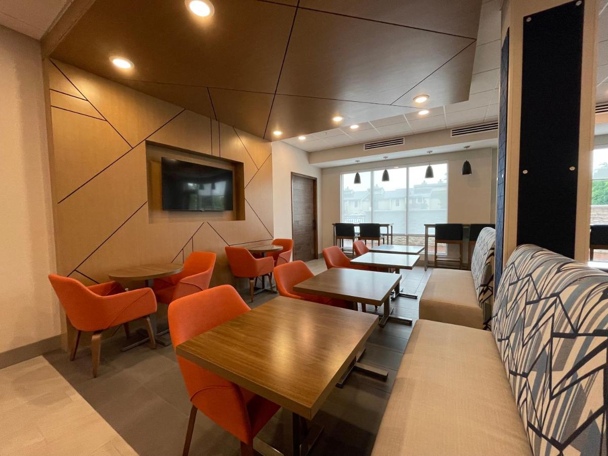 Holiday Inn Express & Suites - Ft. Smith - Airport By Ihg Fort Smith Dış mekan fotoğraf
