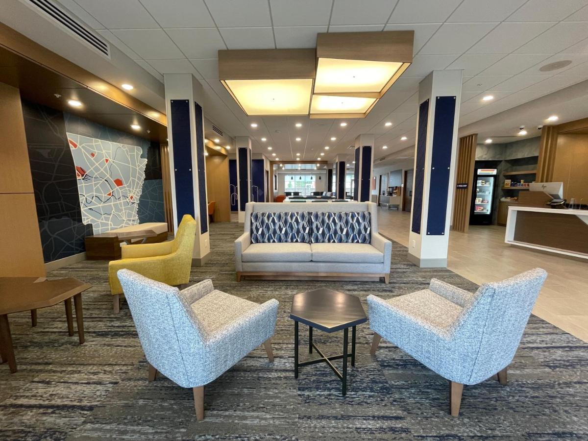 Holiday Inn Express & Suites - Ft. Smith - Airport By Ihg Fort Smith Dış mekan fotoğraf