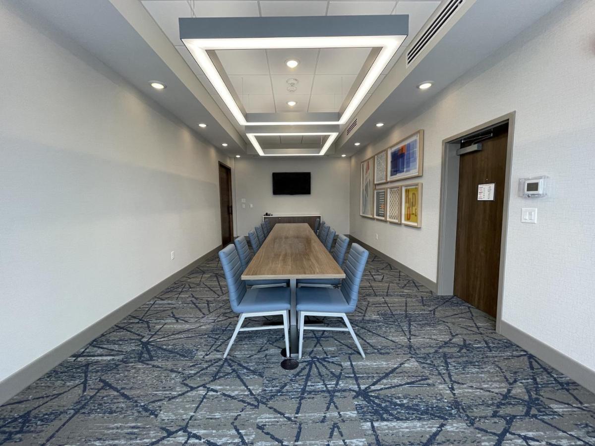 Holiday Inn Express & Suites - Ft. Smith - Airport By Ihg Fort Smith Dış mekan fotoğraf